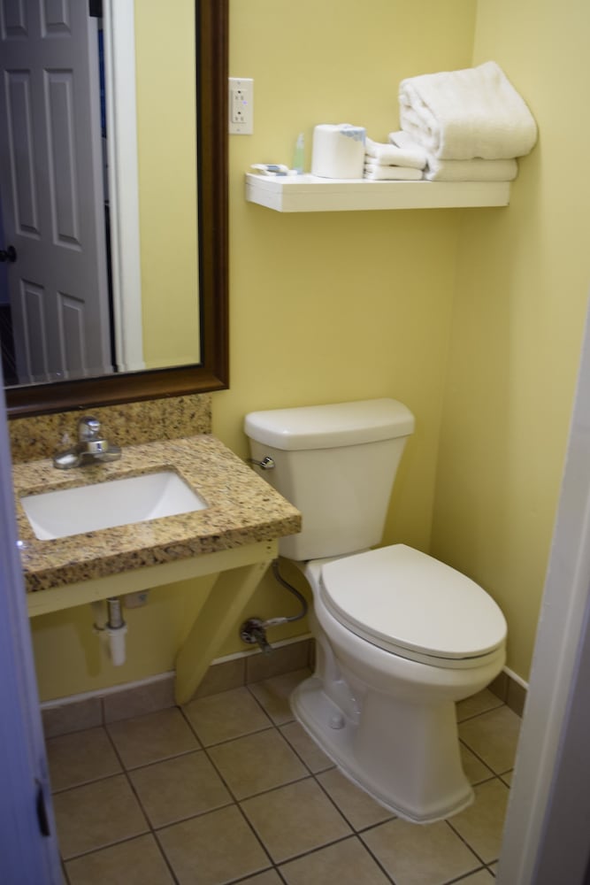 White Oaks Motel Pennsville Carneys Point 39/41