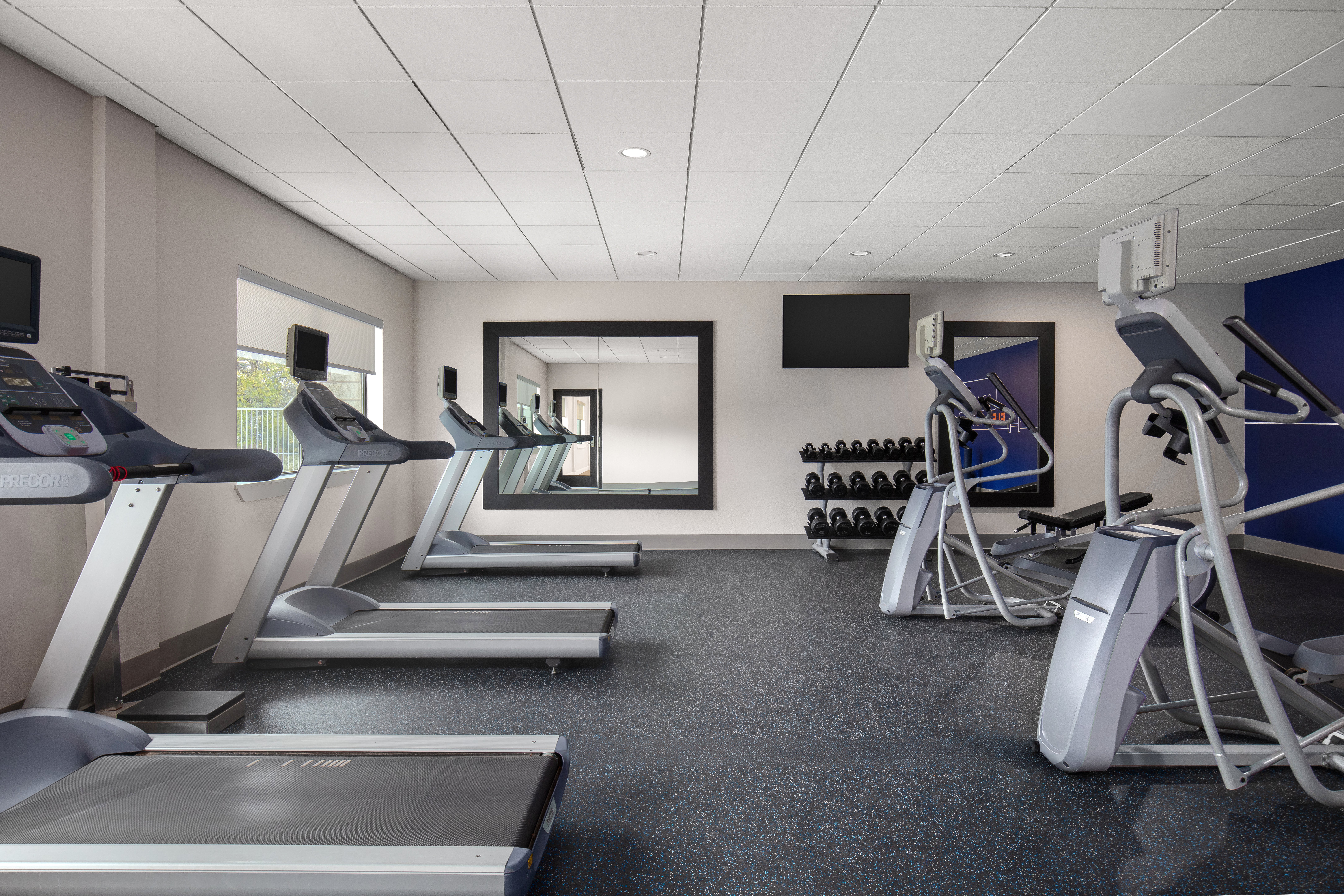 Holiday Inn Express & Suites Dripping Springs - Austin Area 19/50