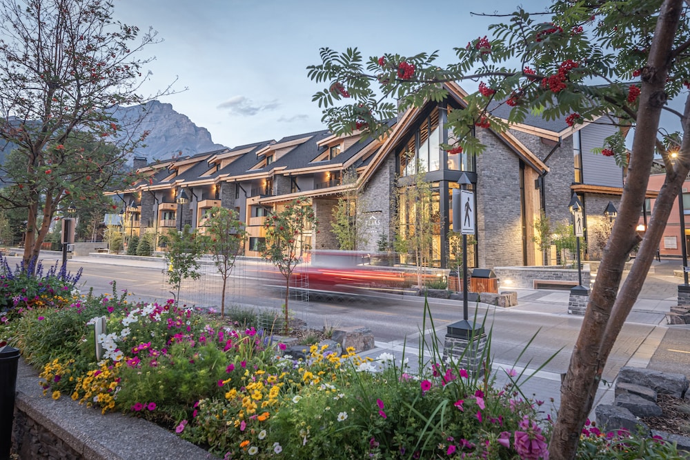 Peaks Hotel & Suites 43/50