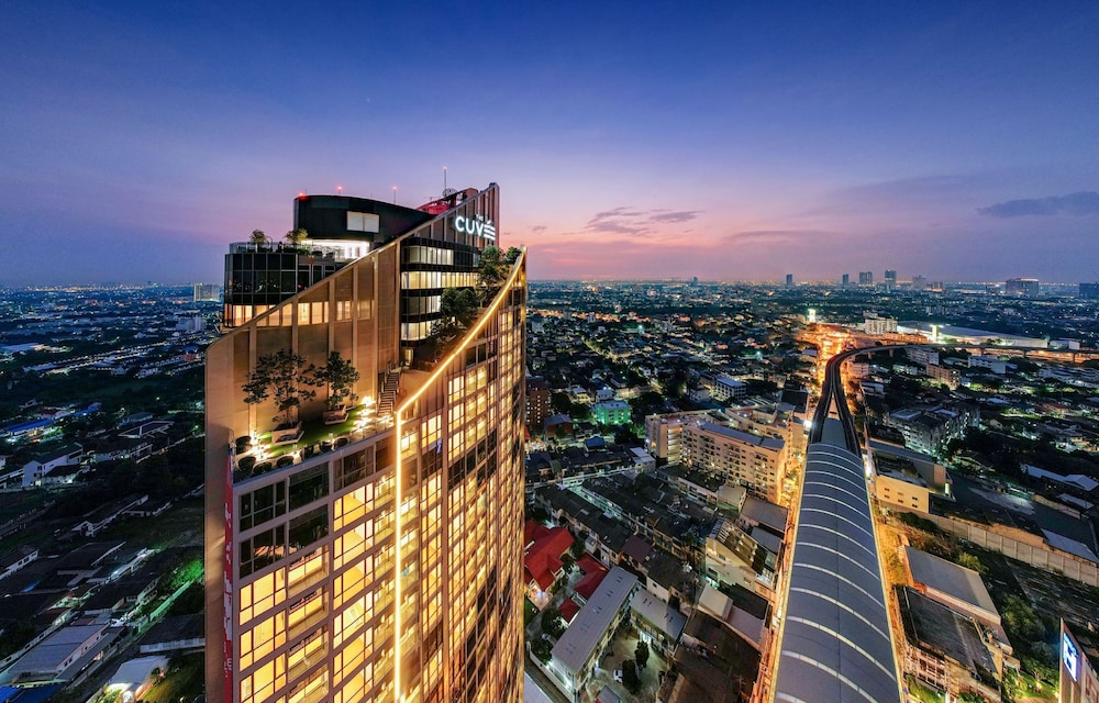 Oakwood Suites Tiwanon Bangkok in NONTHABURI