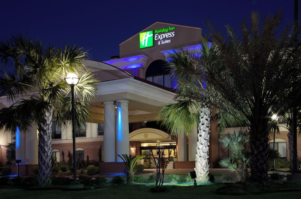 Holiday Inn Express Hotel & Suites Wharton 2/50