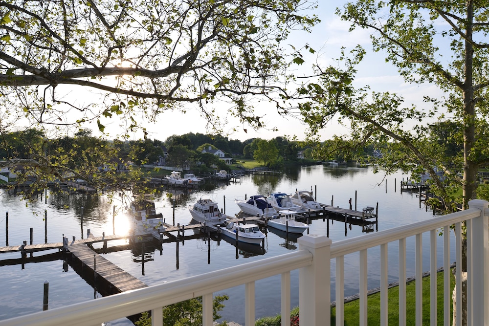 Anchored Inn At Hidden Harbour Marina 5/46