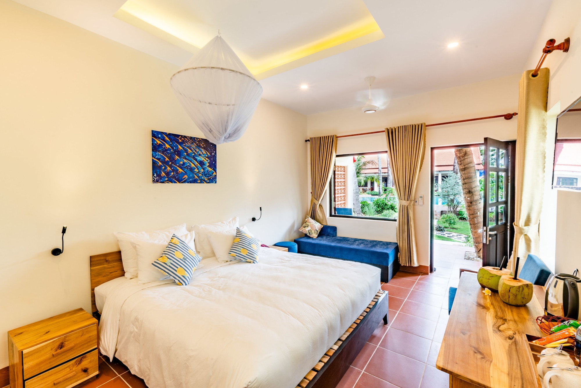 ROOM, DOUBLE BED, POOL VIEW