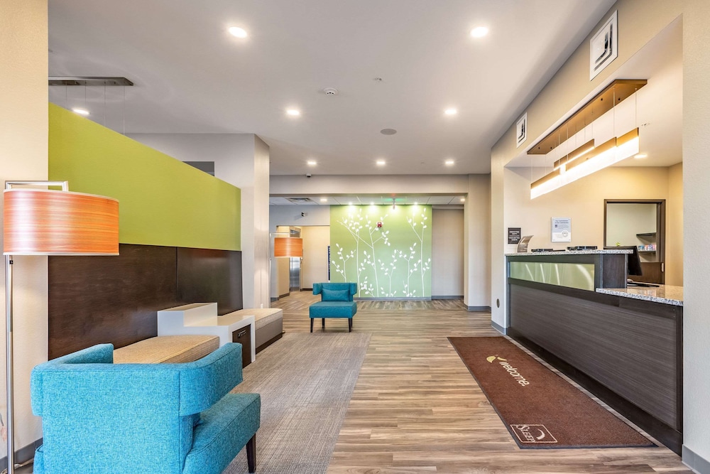 Sleep Inn & Suites Mt. Hope near Auction & Event Center 29/37
