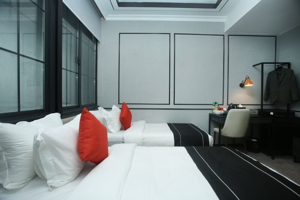 Stanton Hotel 29/50
