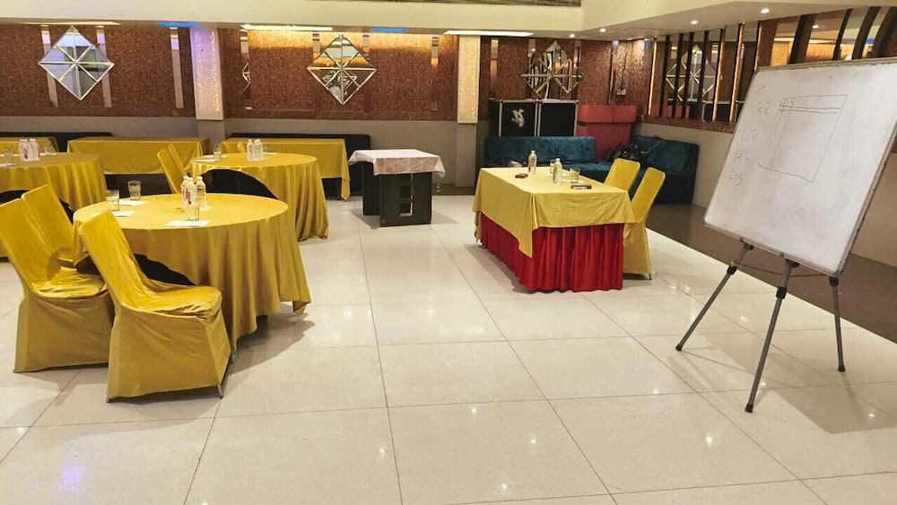 Hotel Taj Inn 12/64