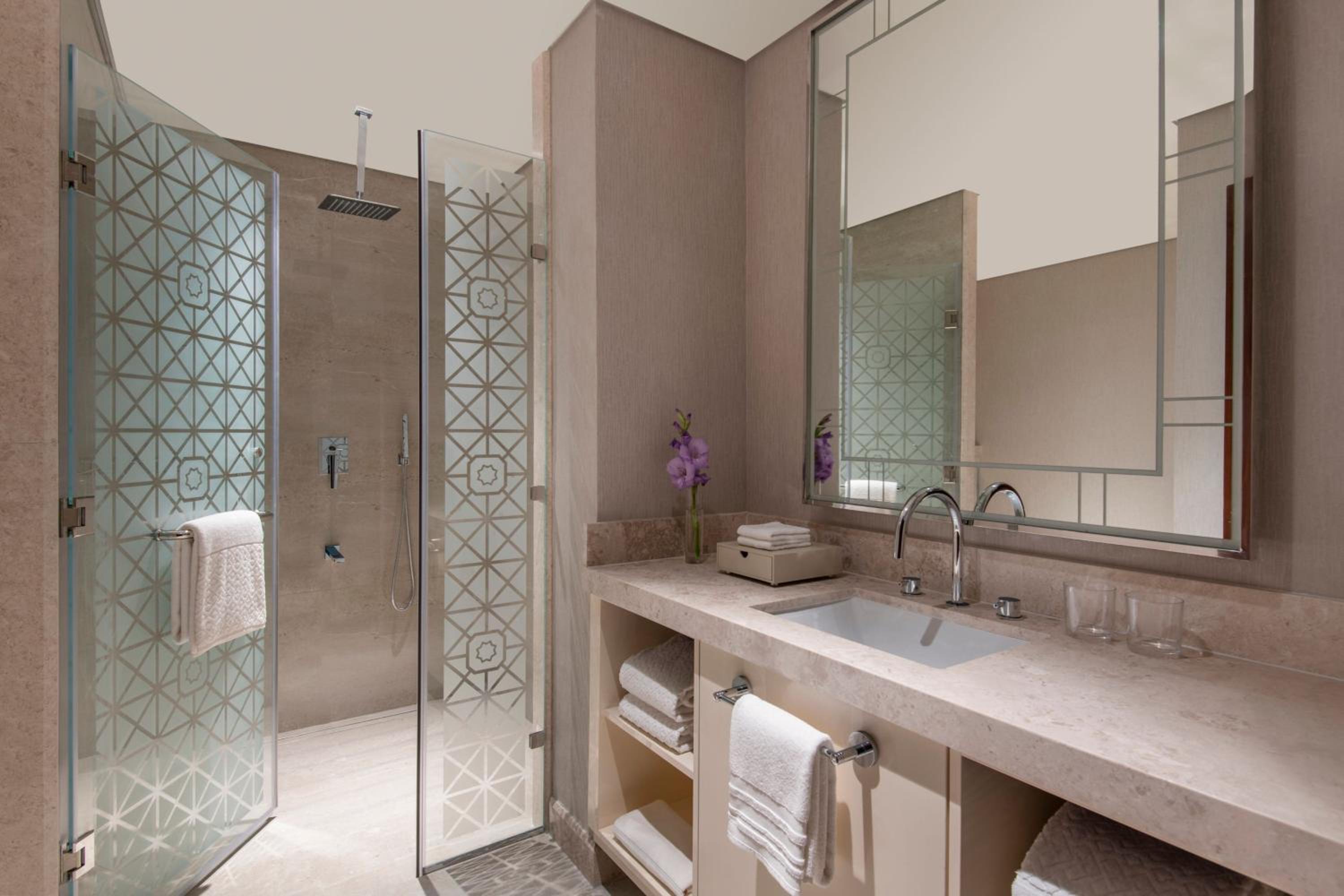 3 Bedrooms, Island, Royal, Suite, Sea View, Balcony، The St. Regis Marsa Arabia Island, The Pearl Qatar 6/10