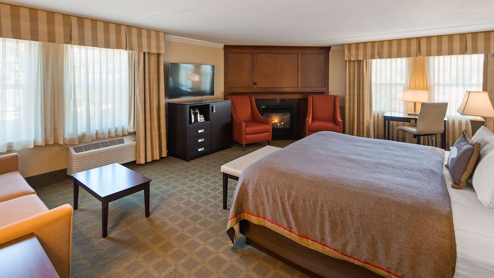 Best Western Plus White Bear Country Inn 18/47