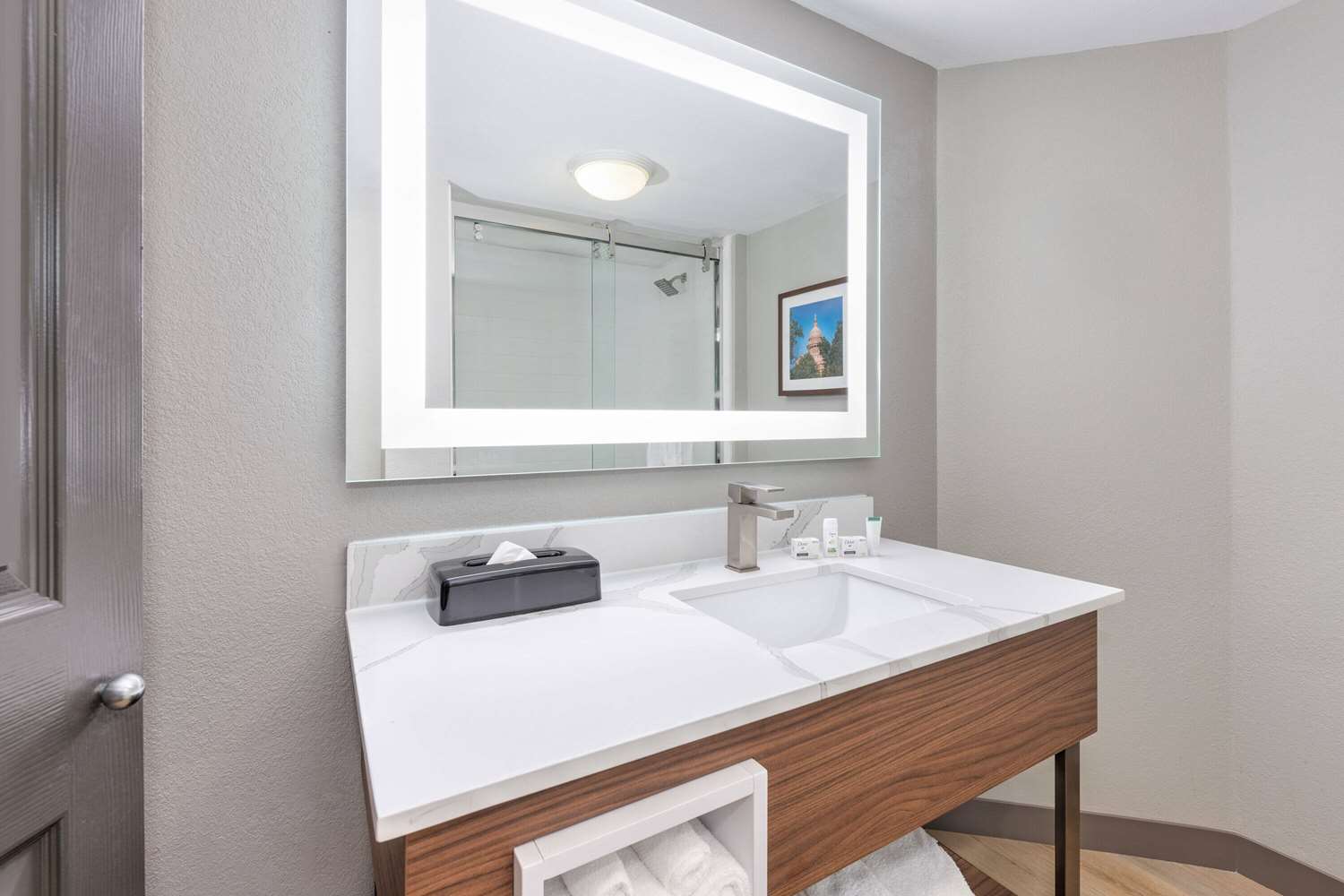 La Quinta Inn & Suites by Wyndham Dallas DFW Airport North 55/55