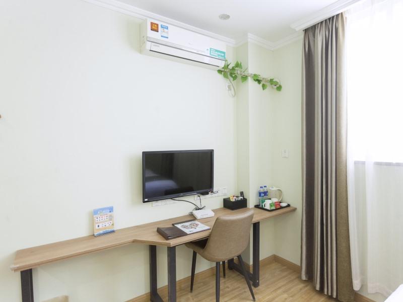 GreenTree Inn Zhenjiang Yangzhong North Gangdong Road Food Street Express Hotel 39/50