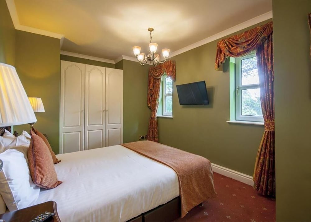 Brook Hall Hotel 22/66