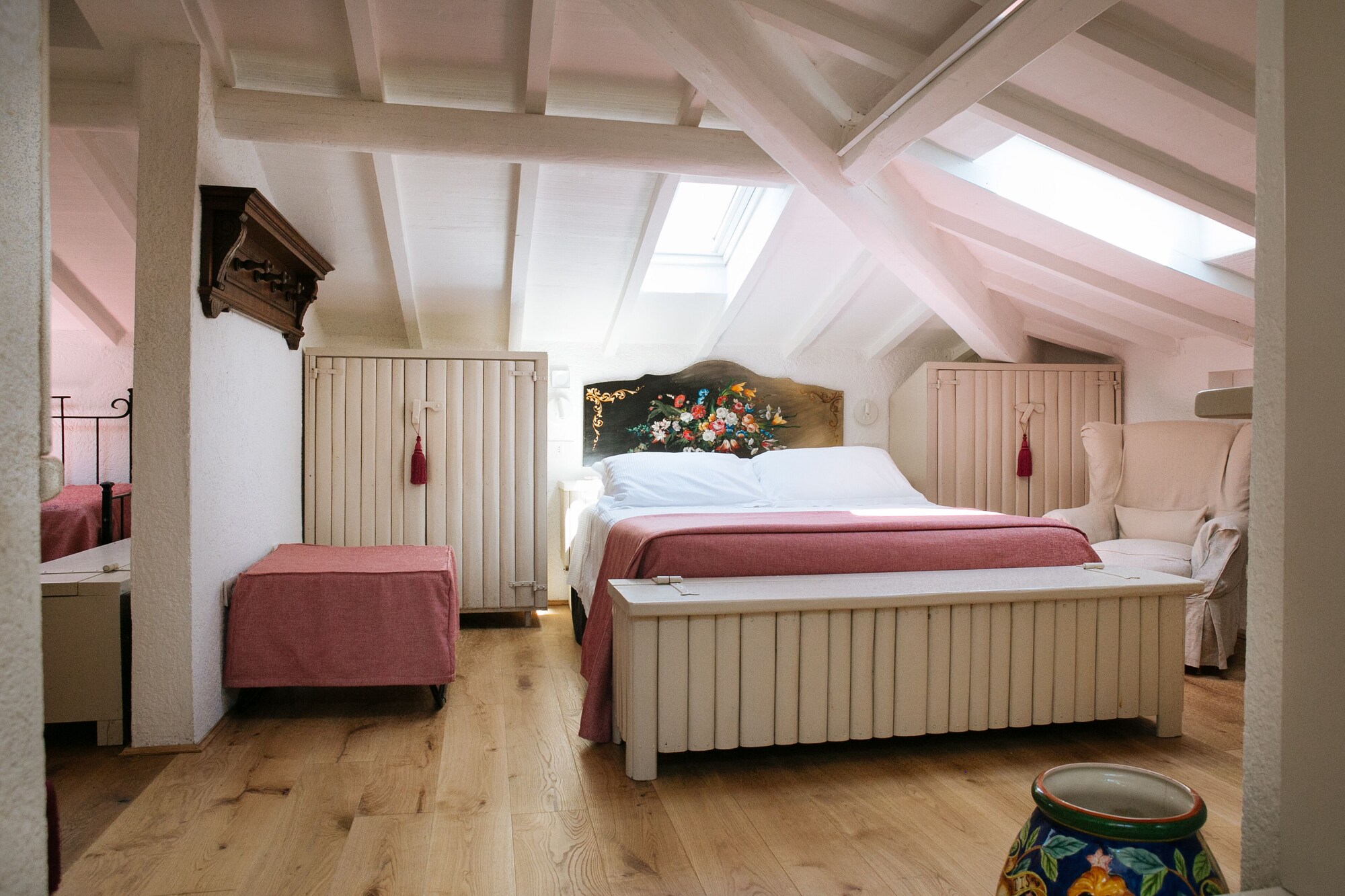 Loft, Comfort, Queen Bed, Sofa, Attic