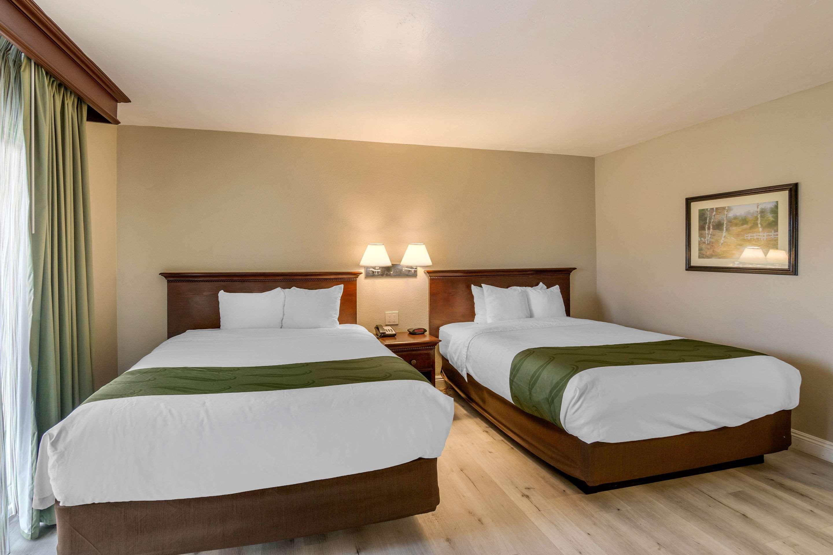 Efficiency, 2 Queen Beds