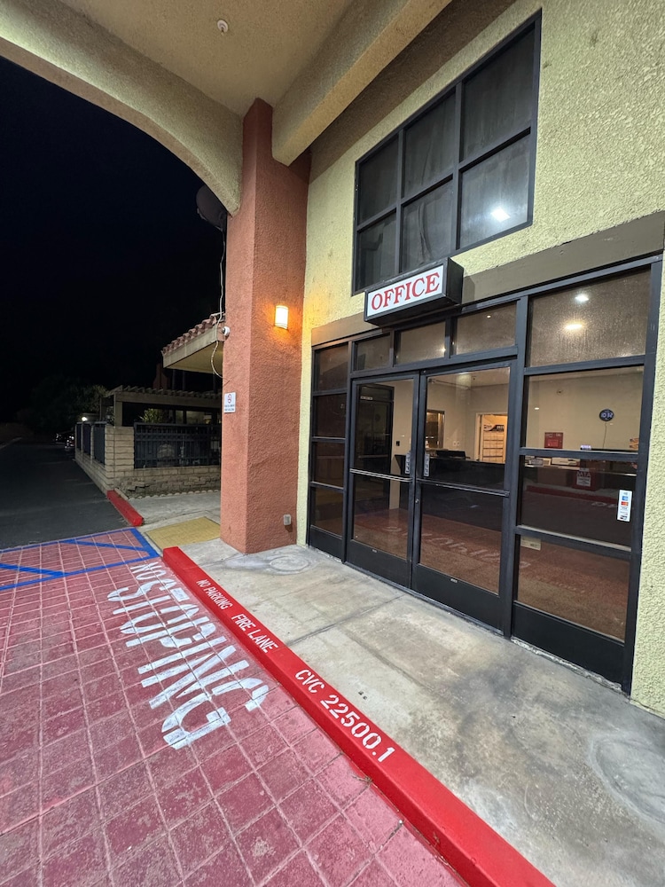 Five Star Inn West Covina 33/42