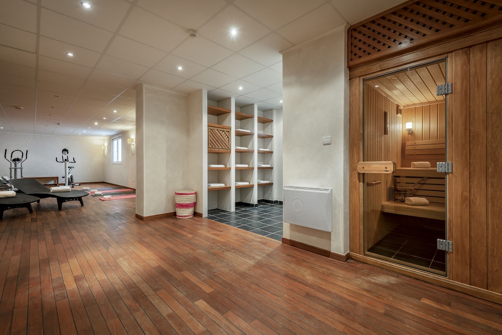Hotel Chateau Clery 17/37