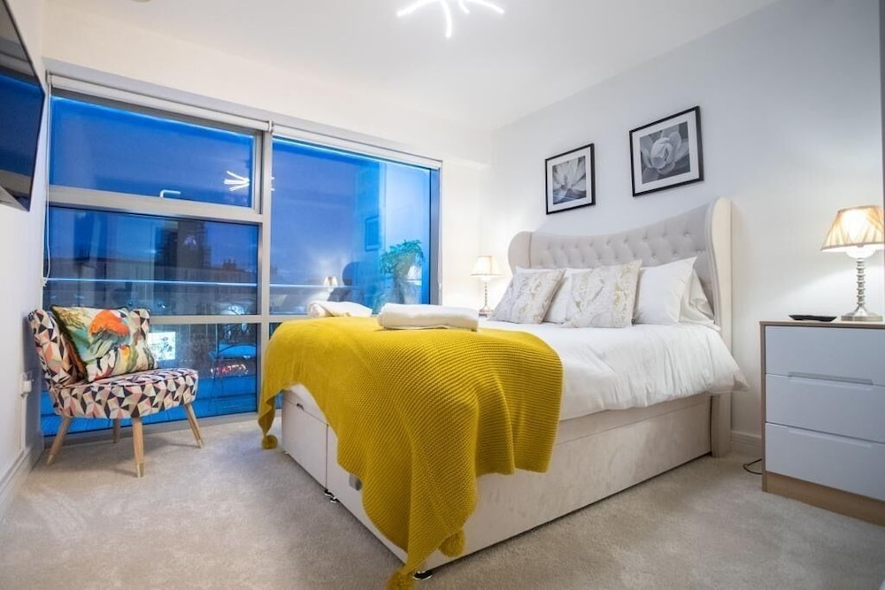 Live In Leeds Millenium Square Apartment 12/45