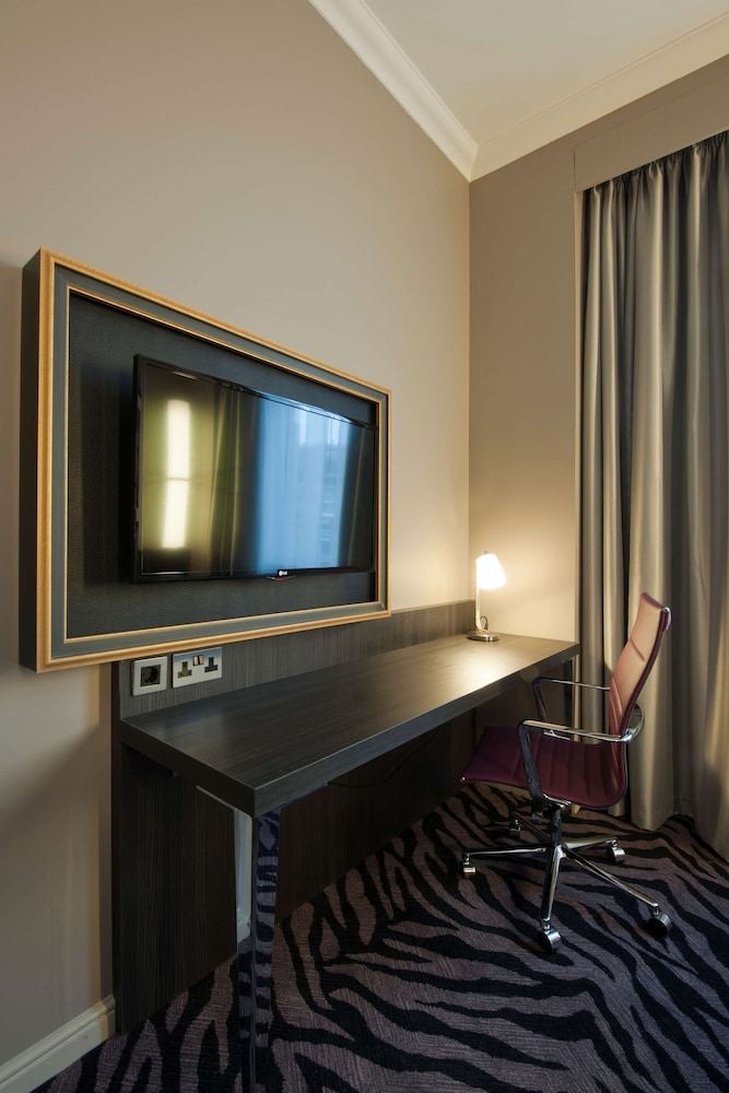 Doubletree By Hilton Edinburgh City Centre 64/64