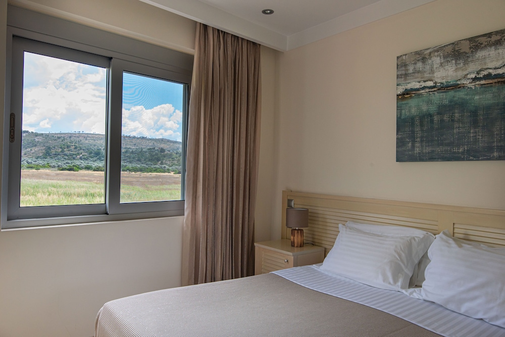 ROOM, DOUBLE BED, MOUNTAIN VIEW