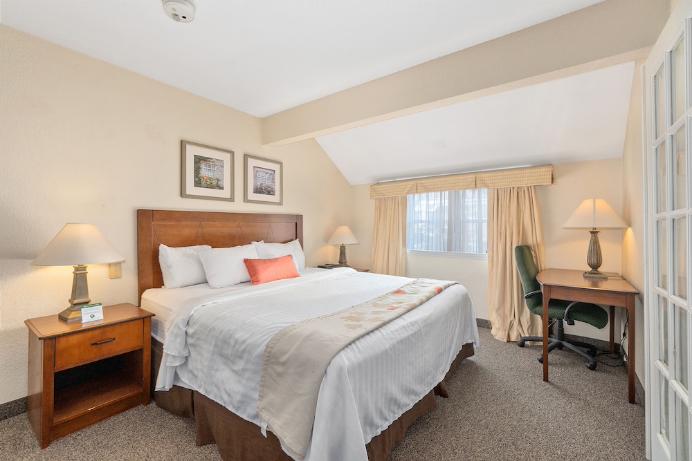 Residences at Daniel Webster 7/50