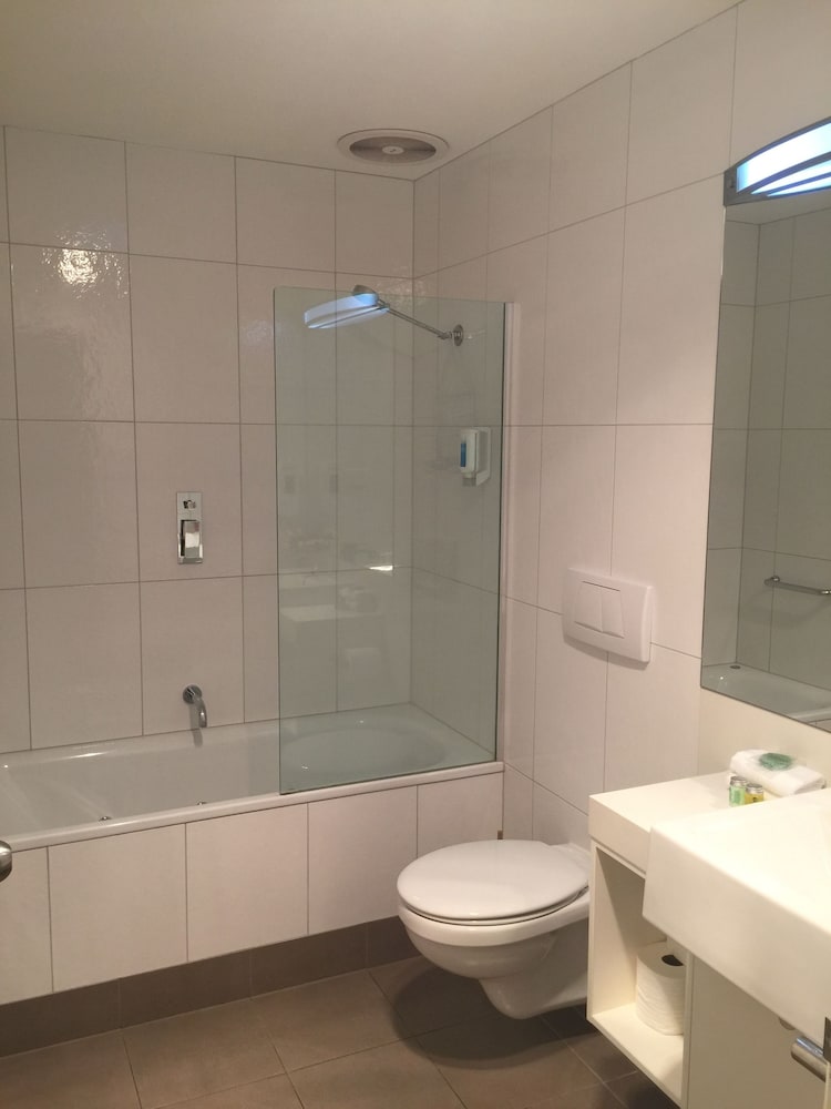 CHESTNUT TREE HOLIDAY APARTMENTS 46/50