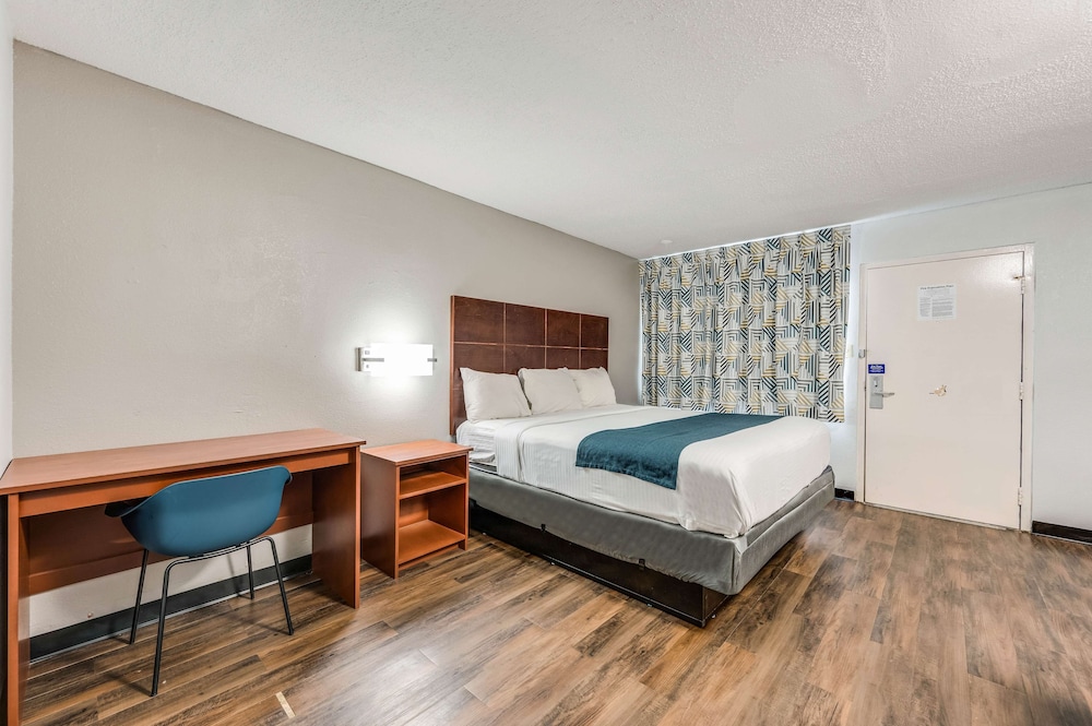 Motel6 Tupelo, MS - Downtown 11/37