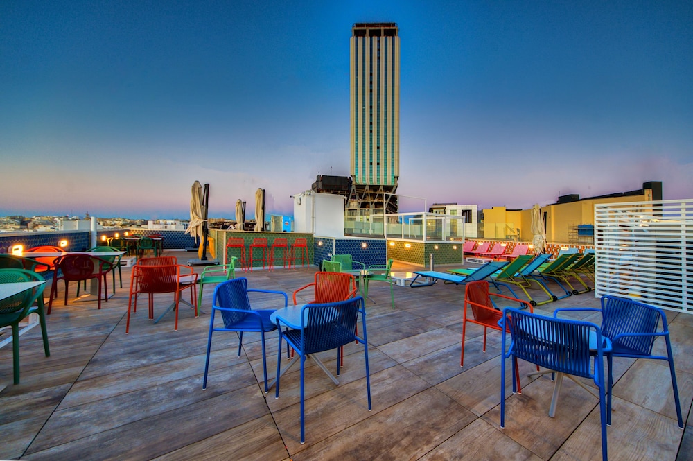 IKYK HOTEL 42/49