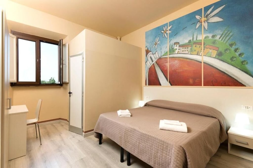 FRENCH, STANDARD, PRIVATE BATHROOM