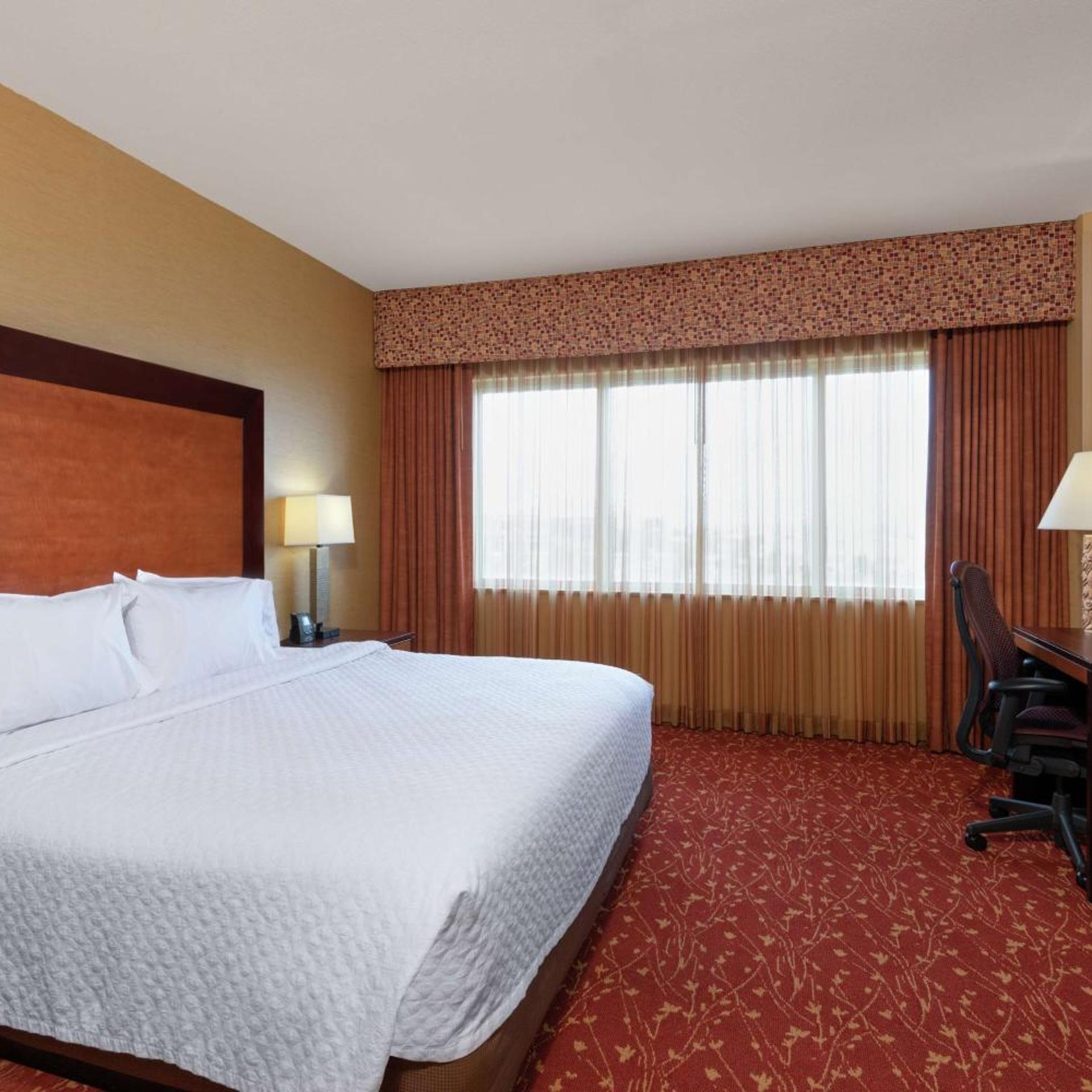 2 Rooms, Suite, King Bed, Sofa