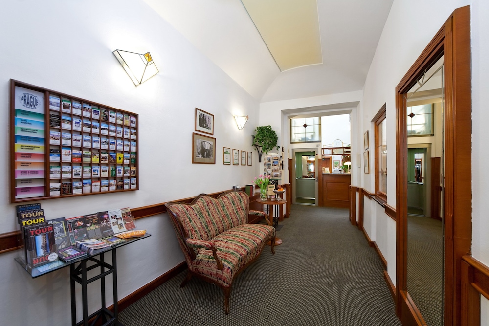 Boutique Hotel 16 28/50