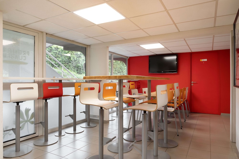Premiere Classe La Ville-Du-Bois 23/27