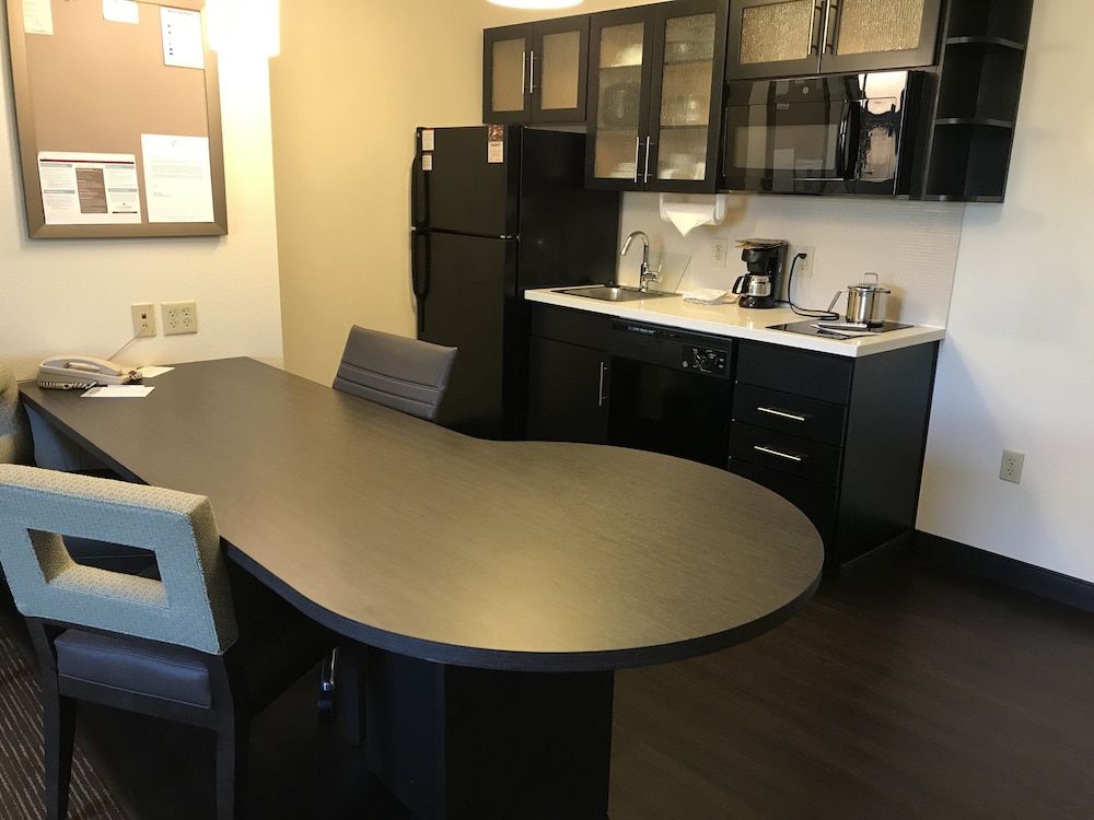 Candlewood Suites Fort Wayne by IHG 31/50