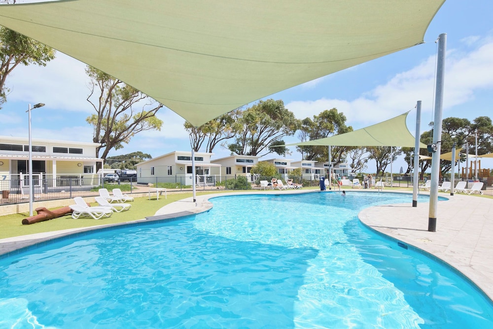 RAC Cervantes Holiday Park 56/60