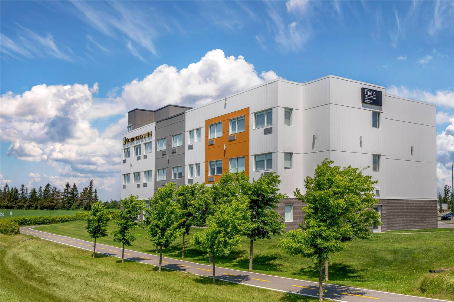 Quality Inn and Suites Mont-Joli 22/22