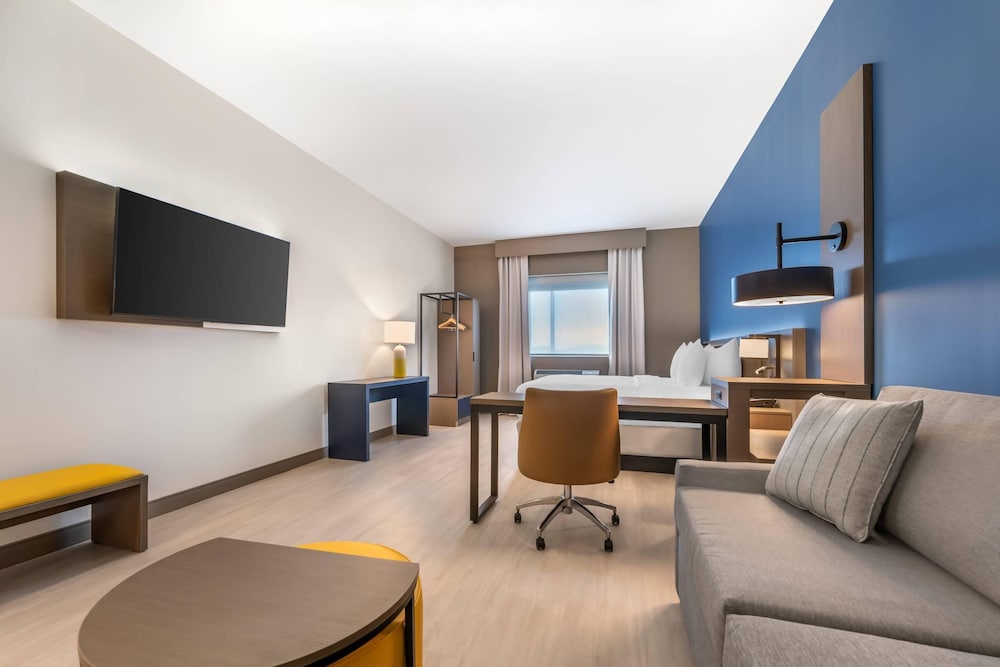 Comfort Inn & Suites Orlando Sanford Airport 32/54