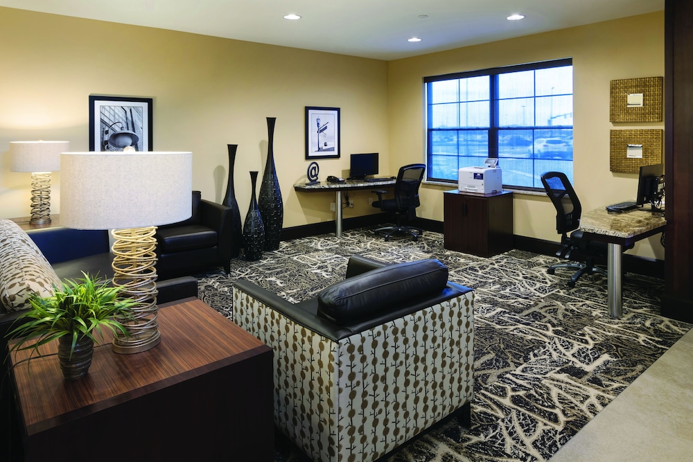 Clubhouse Hotel Fargo 15/36