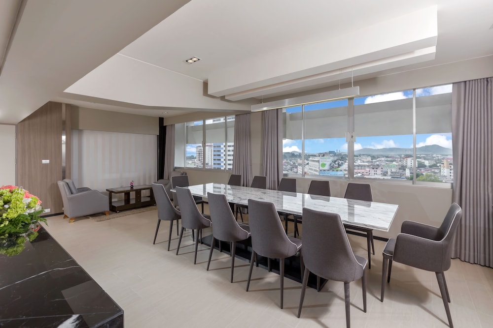 Pearl Hotel Phuket 52/64