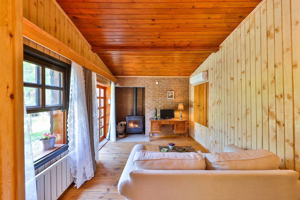 Tranquilla River Lodge - Adults Only 19/50