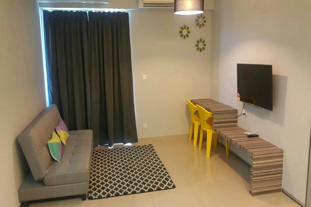 Dehouz – Trefoil Setia Alam Homestay 39/50