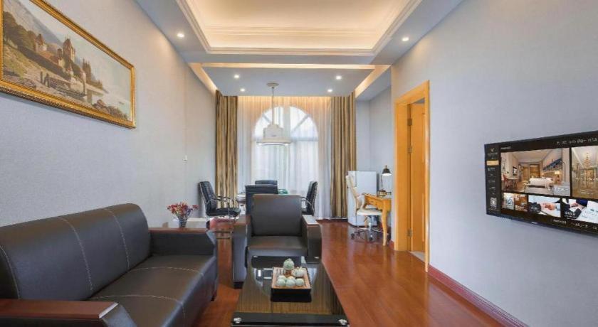Vienna International Hotel (Shenzhen Longgang Dayun Center) 28/38