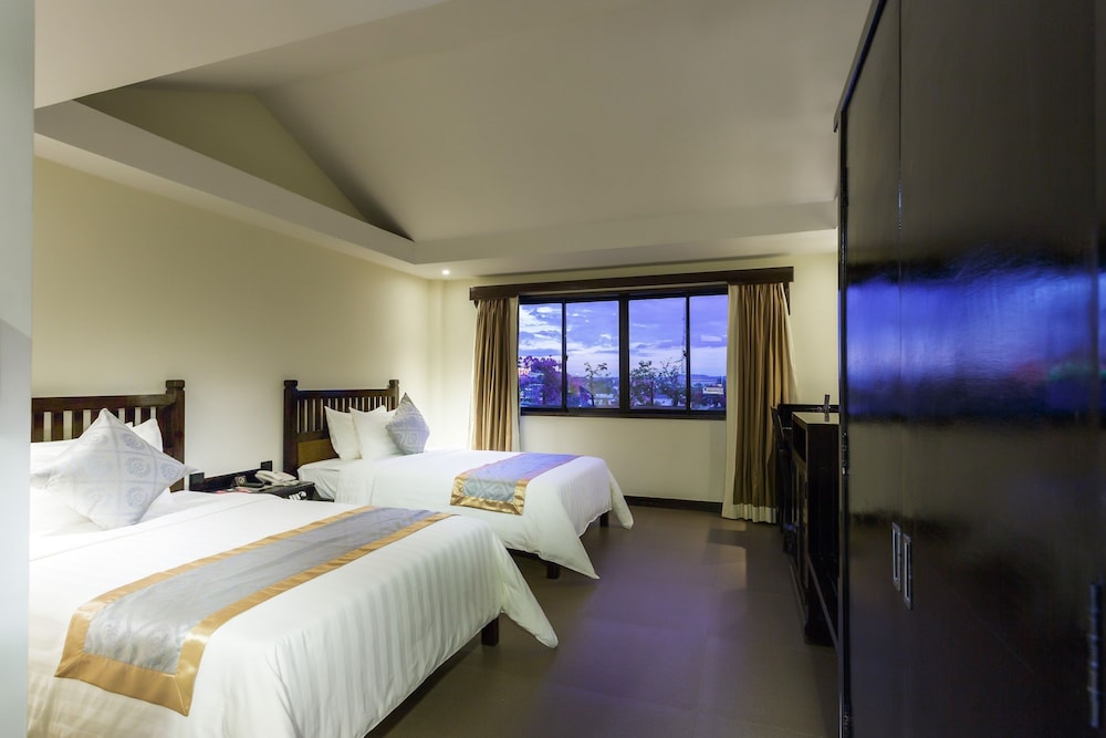Sokchea Angkor Hotel 12/74