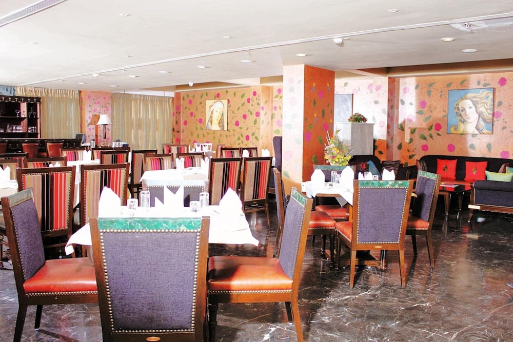 RNB SELECT BANJARA HILLS 37/45
