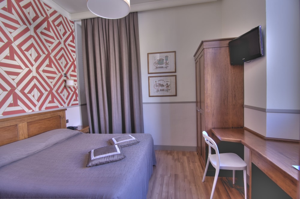 ROOM, TRIPLE