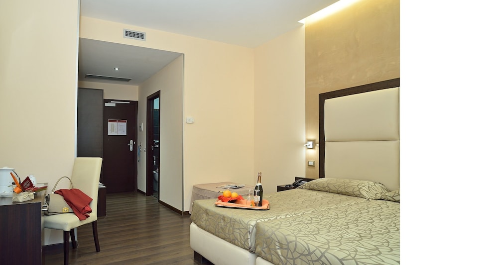SUPERIOR, DOUBLE BED