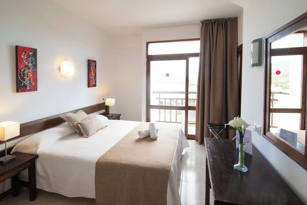 ROOM, DOUBLE BED, BALCONY