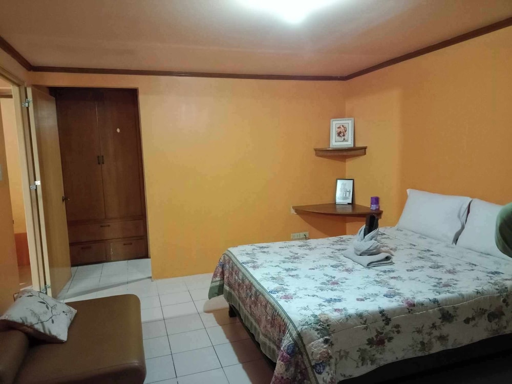 1St Street Park Apartelle 24/55