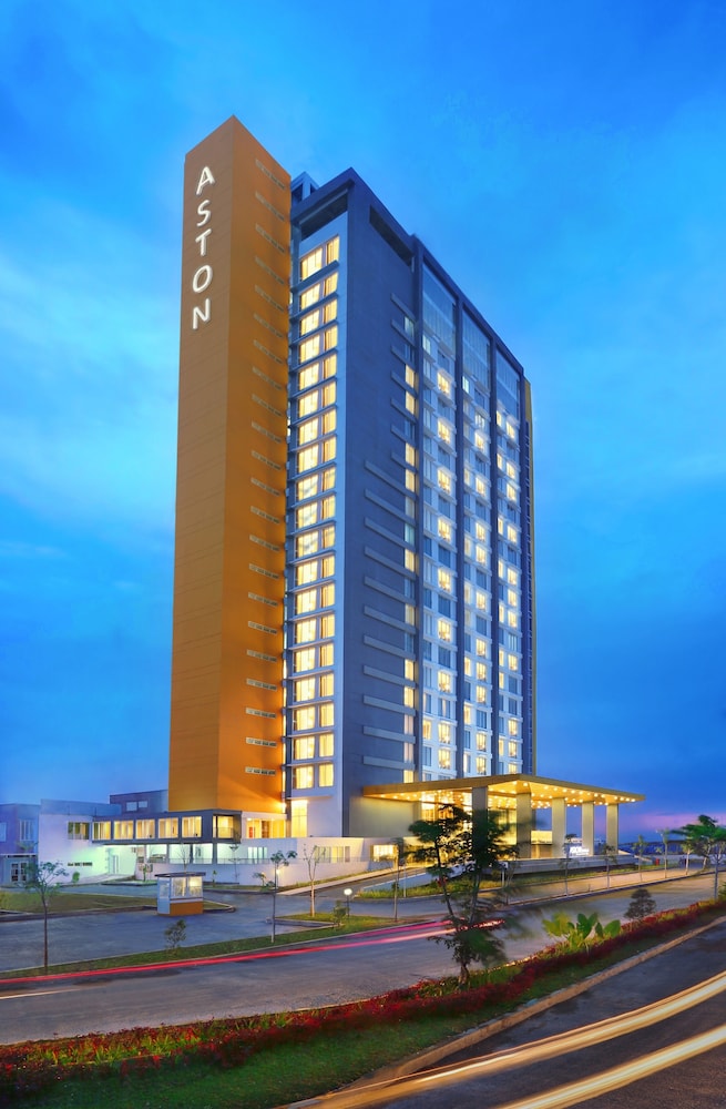Grand Tan Banjarmasin Hotel & Convention Center 2/47