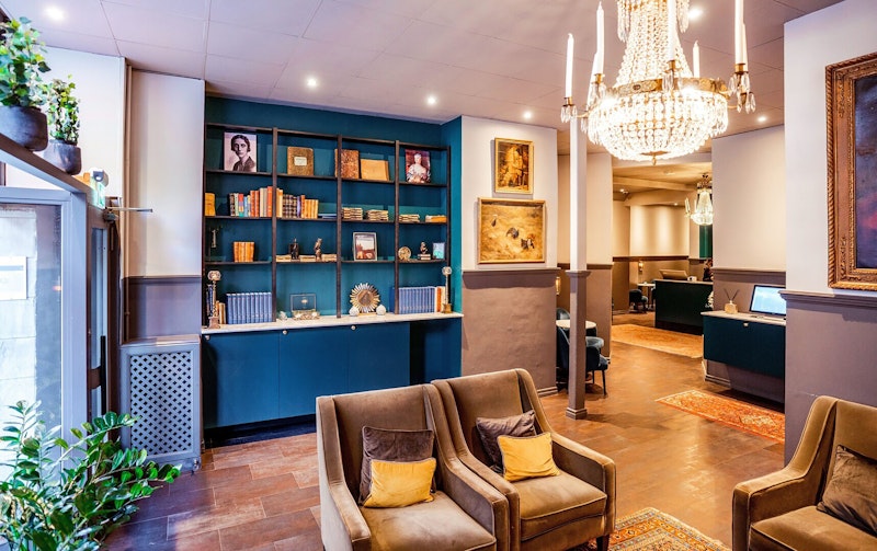 Queen's Hotel First Partner 38/45