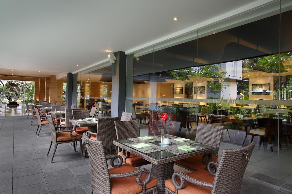 Hotel Santika Mataram 41/70