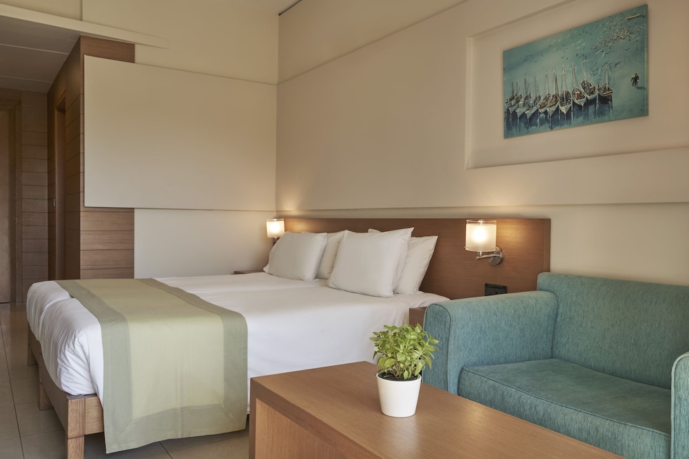 Atlantica Amalthia Beach Hotel 24/65