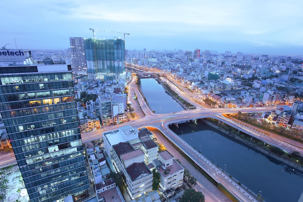 Ami Splendid Rooftop Pool 44/50
